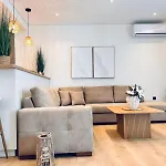 Cantouni Villa, Luxury 5br Retreat With Pool & Jacuzzi Near Town By Mana Gers