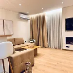 Cantouni Villa, Luxury 5br Retreat With Pool & Jacuzzi Near Town By Mana Gers *