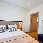 Cantouni Villa, Luxury 5br Retreat With Pool & Jacuzzi Near Town By Mana Gers Villa