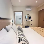 Cantouni Villa, Luxury 5br Retreat With Pool & Jacuzzi Near Town By Mana Gers *