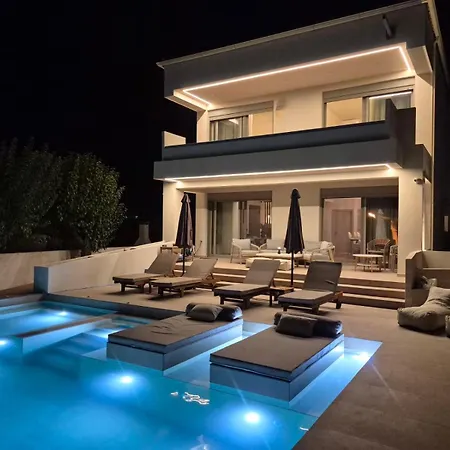 Cantouni Villa, Luxury 5br Retreat With Pool & Jacuzzi Near Town By Mana Gers Zakynthos