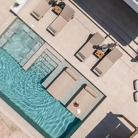 Cantouni Villa, Luxury 5br Retreat With Pool & Jacuzzi Near Town By Mana Gers *