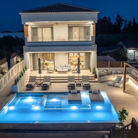 Cantouni Villa, Luxury 5br Retreat With Pool & Jacuzzi Near Town By Mana Gers