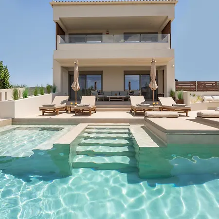 Cantouni Villa, Luxury 5br Retreat With Pool & Jacuzzi Near Town By Mana Gers Villa *