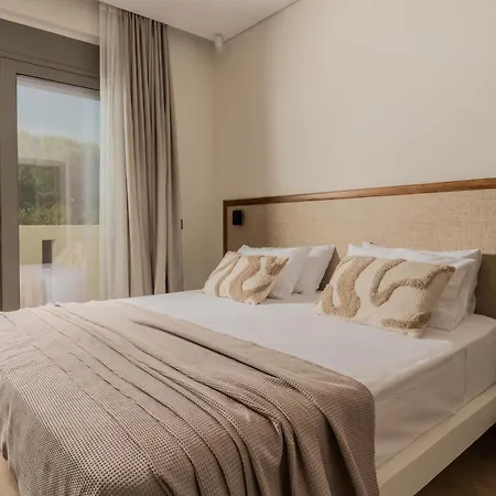 Cantouni Villa, Luxury 5br Retreat With Pool & Jacuzzi Near Town By Mana Gers