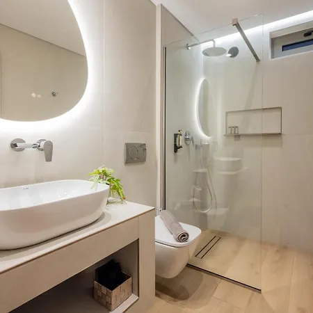 Cantouni Villa, Luxury 5br Retreat With Pool & Jacuzzi Near Town By Mana Gers Villa Zákinthosz