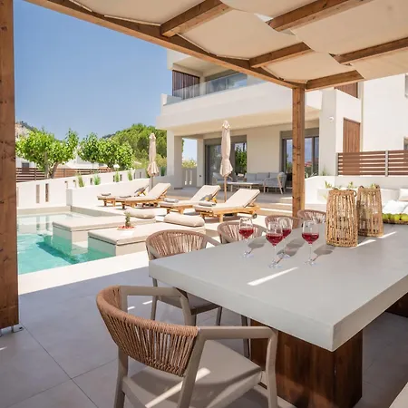 Cantouni Villa, Luxury 5br Retreat With Pool & Jacuzzi Near Town By Mana Gers Villa Zákinthosz