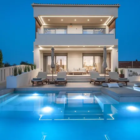 Cantouni Villa, Luxury 5br Retreat With Pool & Jacuzzi Near Town By Mana Gers * Zákinthosz