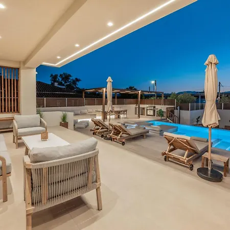 Villa Cantouni Villa, Luxury 5br Retreat With Pool & Jacuzzi Near Town By Mana Gers
