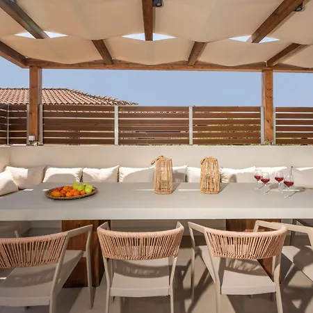 Cantouni Villa, Luxury 5br Retreat With Pool & Jacuzzi Near Town By Mana Gers Villa *