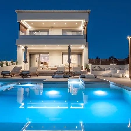 Villa Cantouni Villa, Luxury 5br Retreat With Pool & Jacuzzi Near Town By Mana Gers Zákinthosz