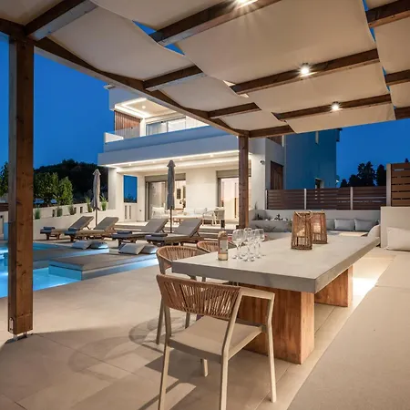 Cantouni Villa, Luxury 5br Retreat With Pool & Jacuzzi Near Town By Mana Gers *