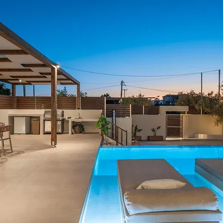 Cantouni Villa, Luxury 5br Retreat With Pool & Jacuzzi Near Town By Mana Gers Zákinthosz