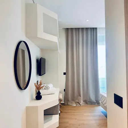 Cantouni Villa, Luxury 5br Retreat With Pool & Jacuzzi Near Town By Mana Gers * Zakynthos
